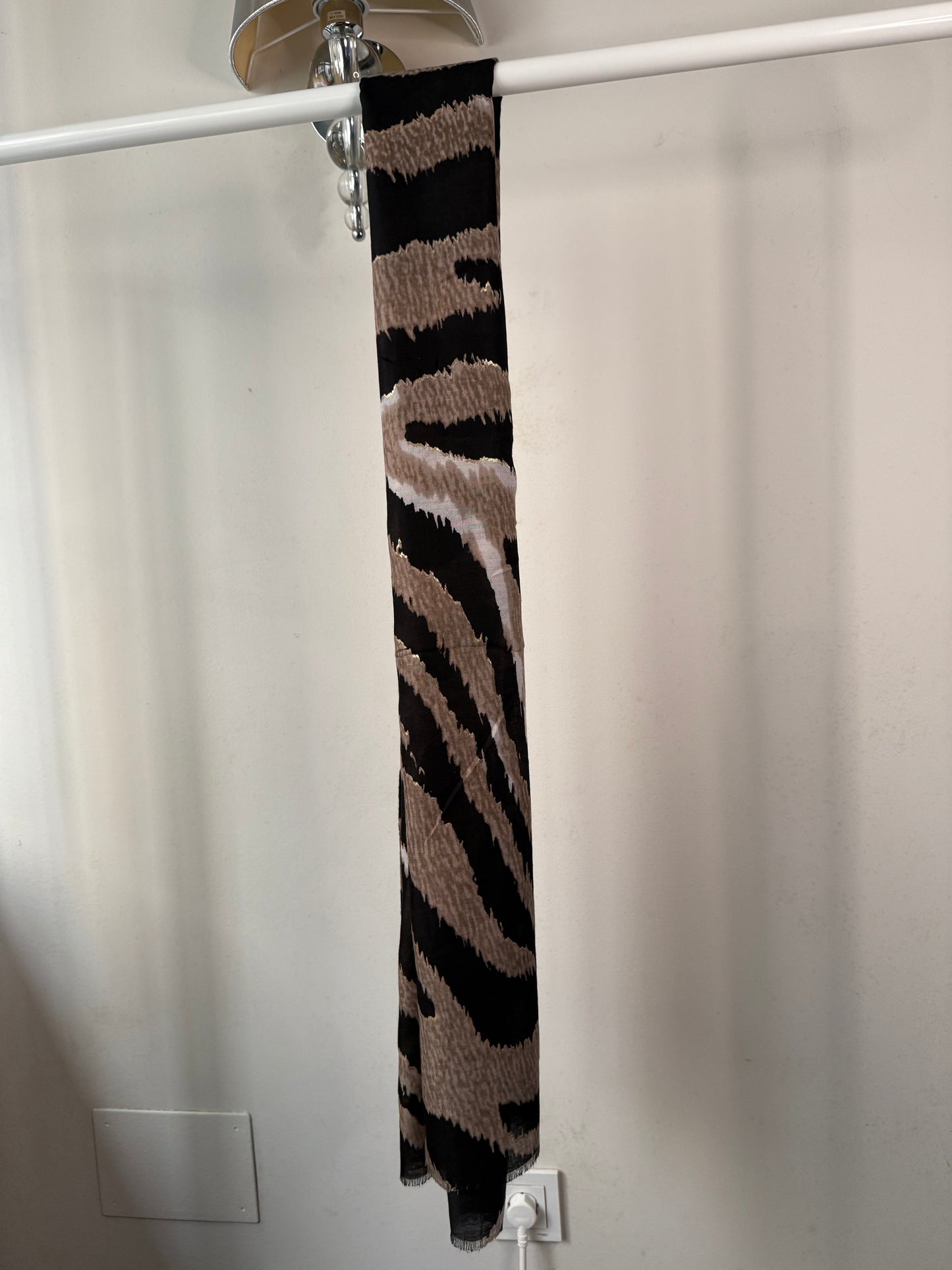 🦓 Pañuelo/Chal con Estampado Cebra y Toques de Brillo