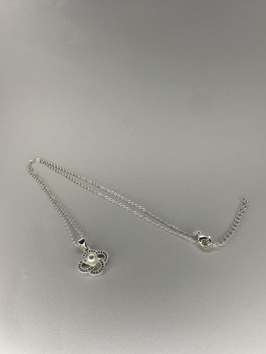 ✨ Collar Trébol de la Suerte y Perla - Plata con Cristales