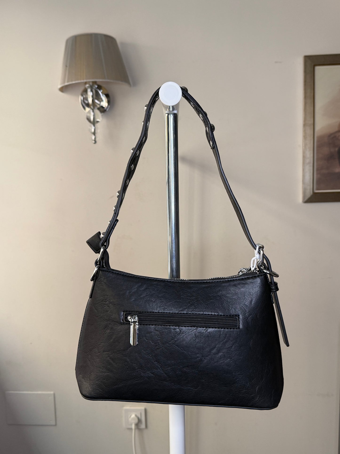 🎸 Bolso de Hombro Y2K con Tachuelas y Correa Decorativa