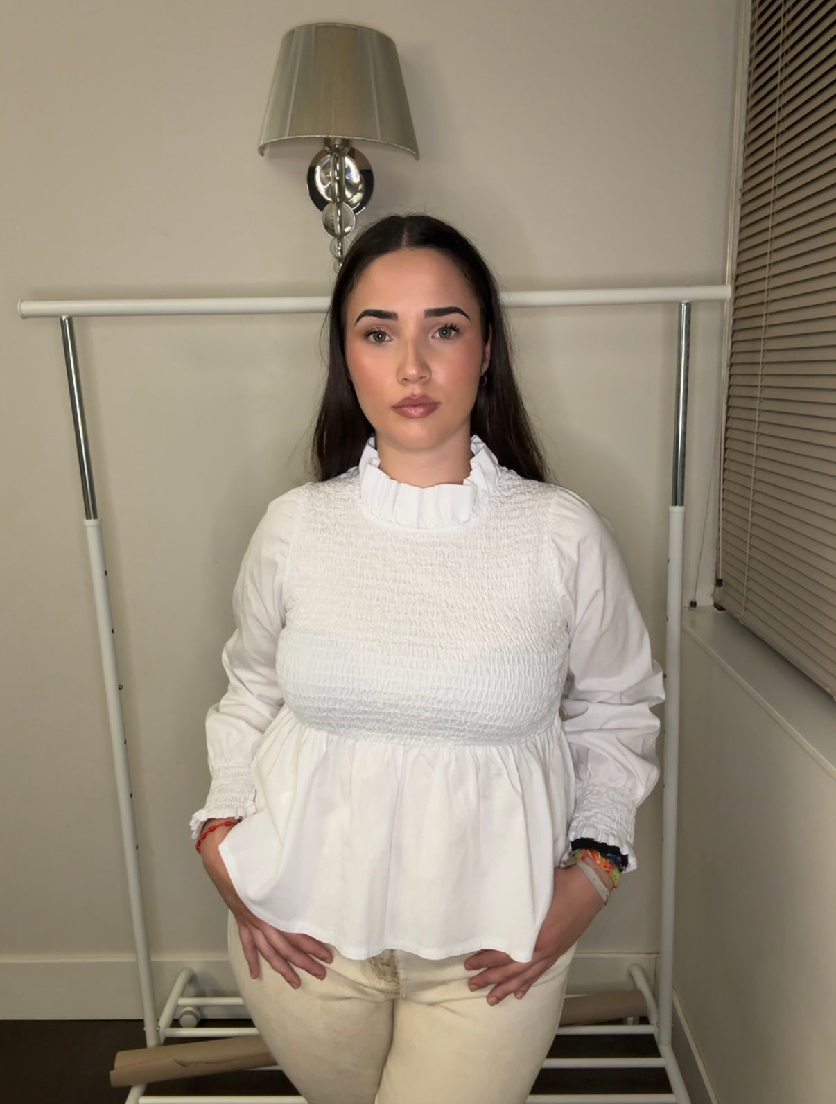 👚 Blusa Peplum Fruncida de Manga Larga