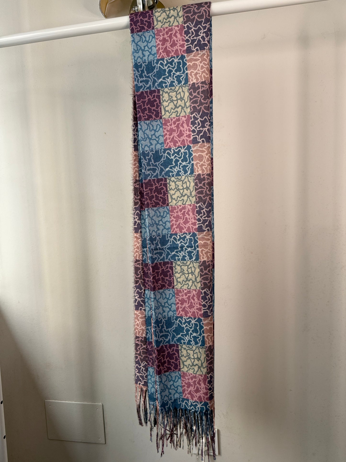 🌸 Pañuelo/Chal con Diseño de Patchwork Geométrico y Estampado