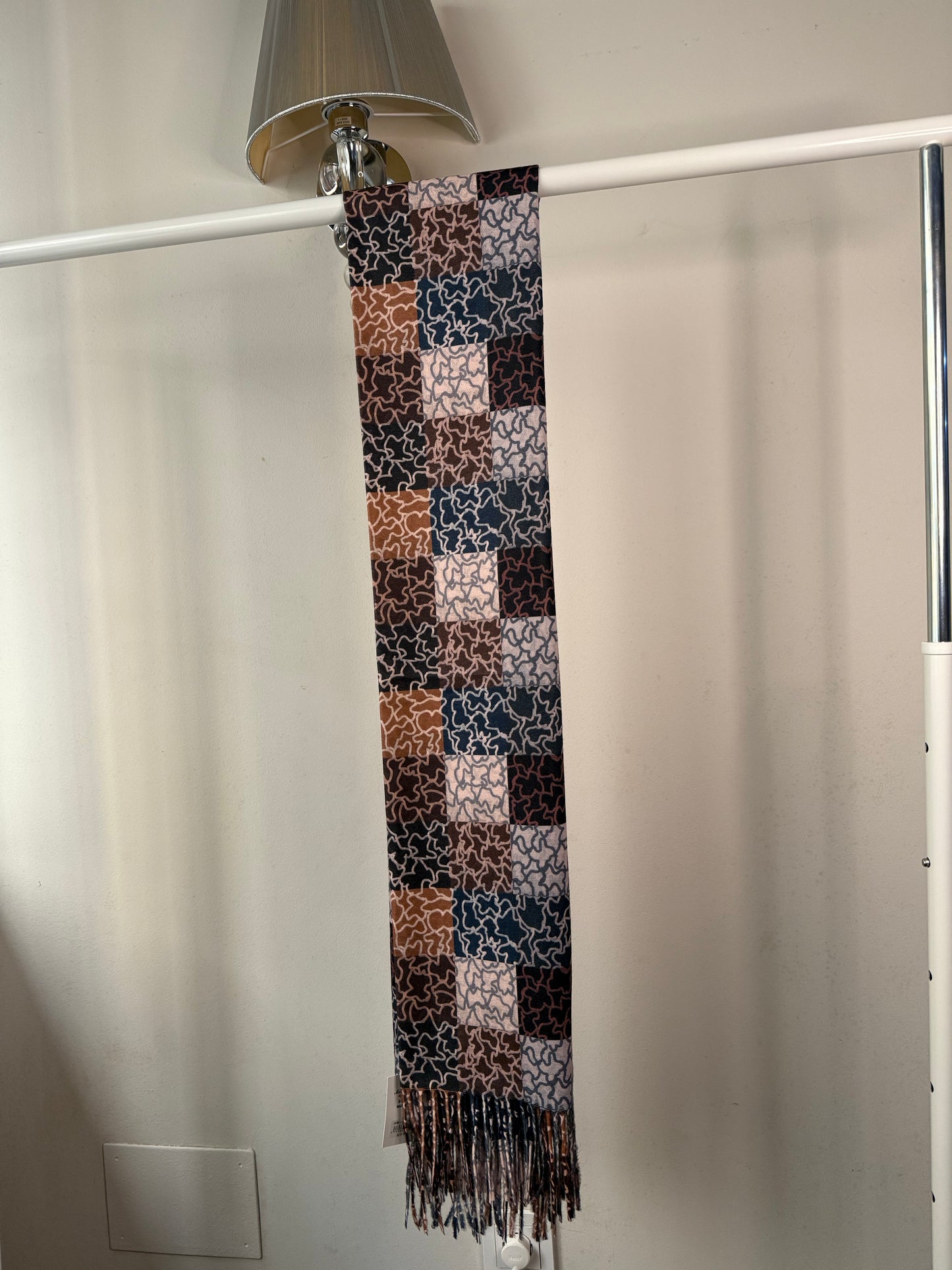 🌸 Pañuelo/Chal con Diseño de Patchwork Geométrico y Estampado