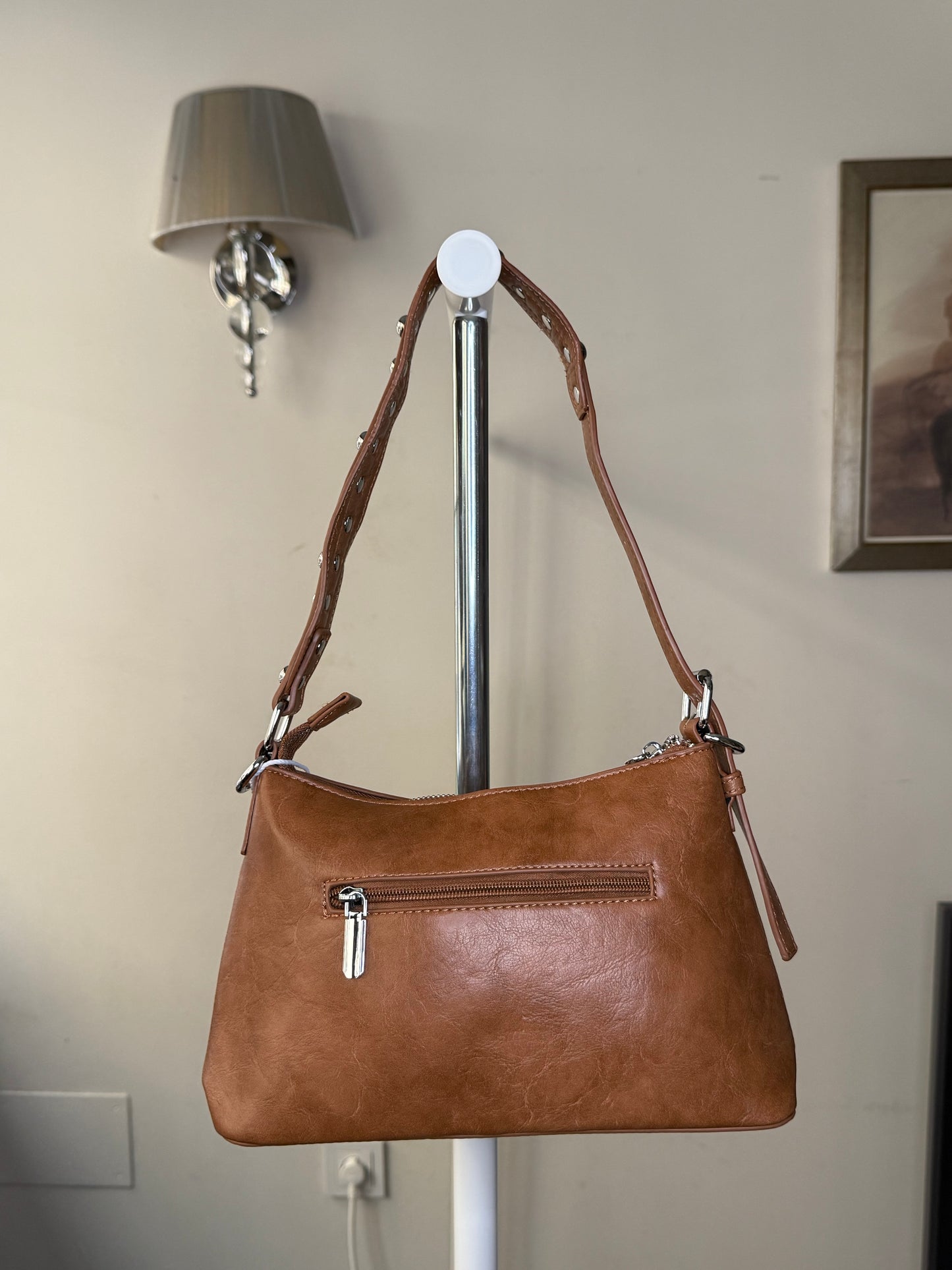 🎸 Bolso de Hombro Y2K con Tachuelas y Correa Decorativa