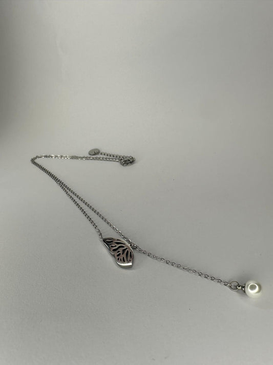 🦋 Collar Y-Lariat Ala de Mariposa con Perla Colgante