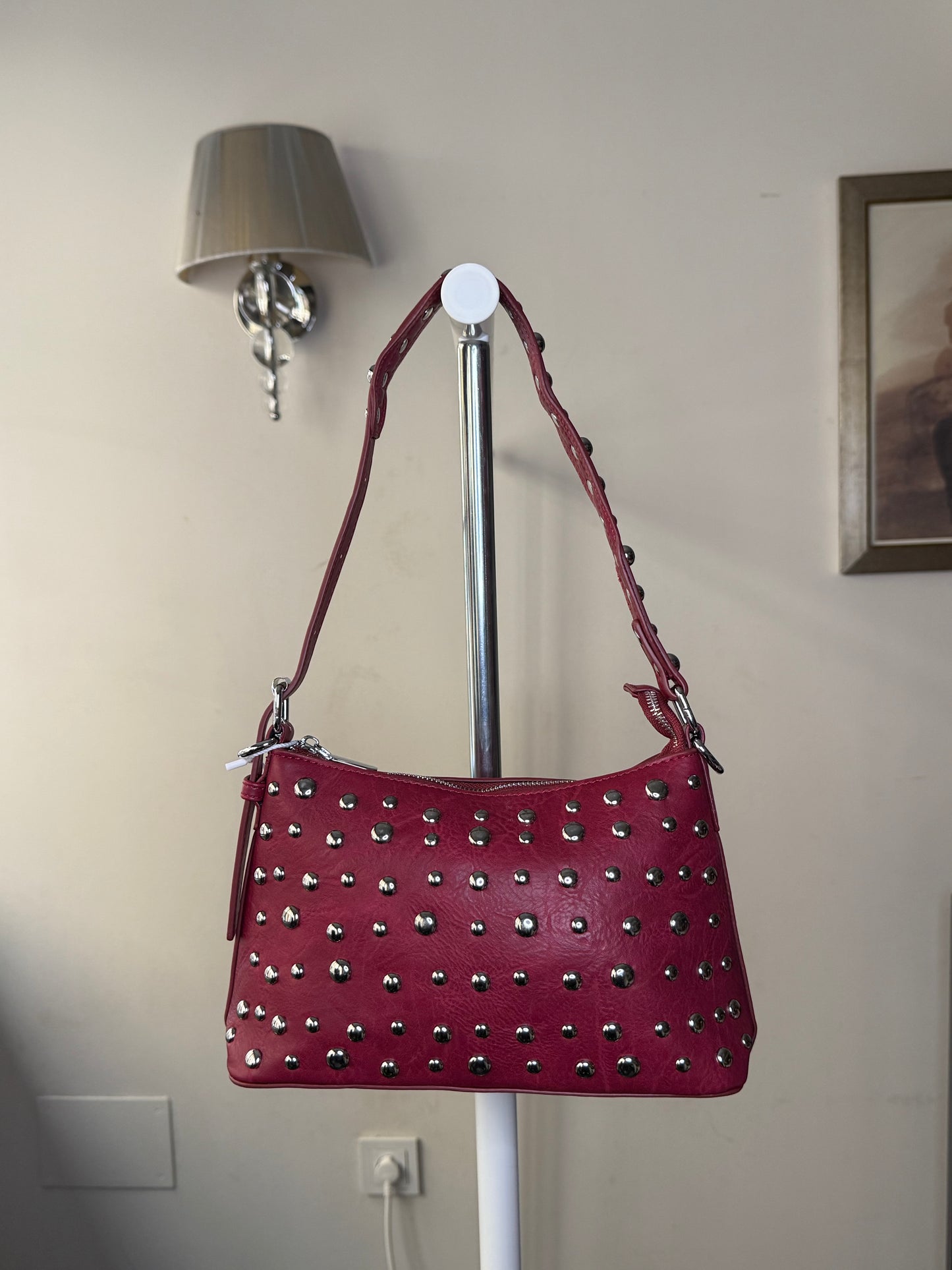 🎸 Bolso de Hombro Y2K con Tachuelas y Correa Decorativa
