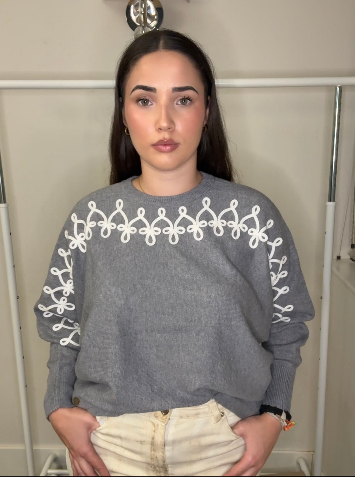 ➰ Jersey de Punto con Diseño de Encaje o Trenza en Contraste