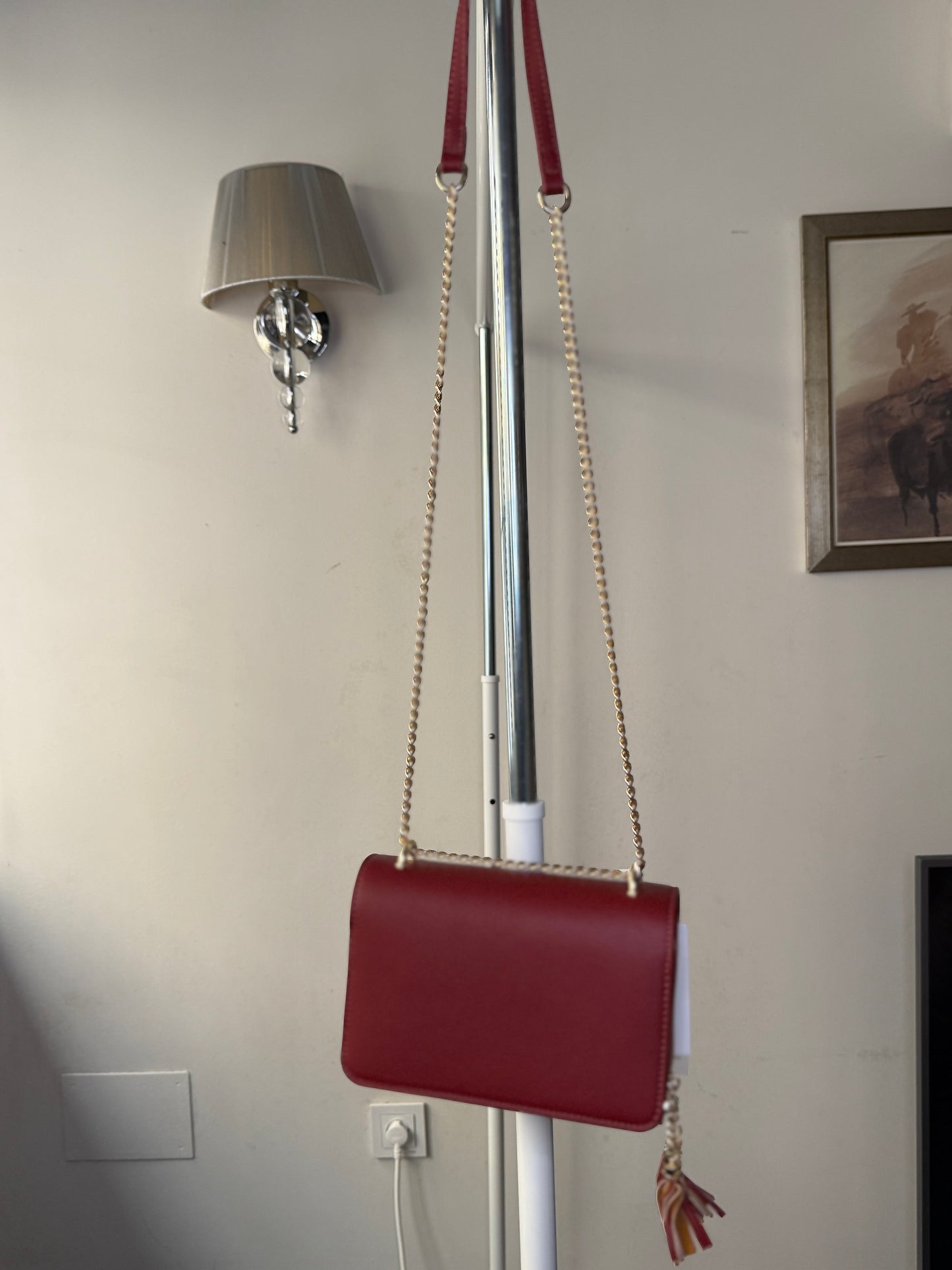 🌟 Bolso Bandolera con Cadena y Borla