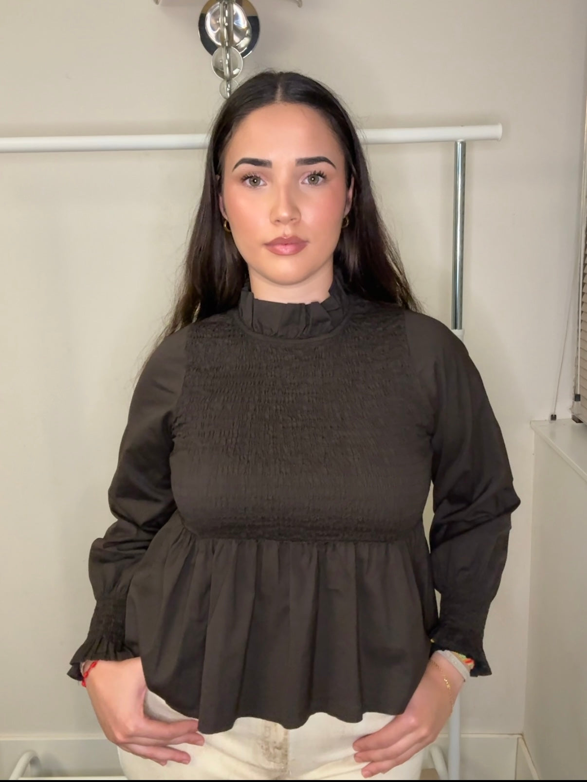 👚 Blusa Peplum Fruncida de Manga Larga